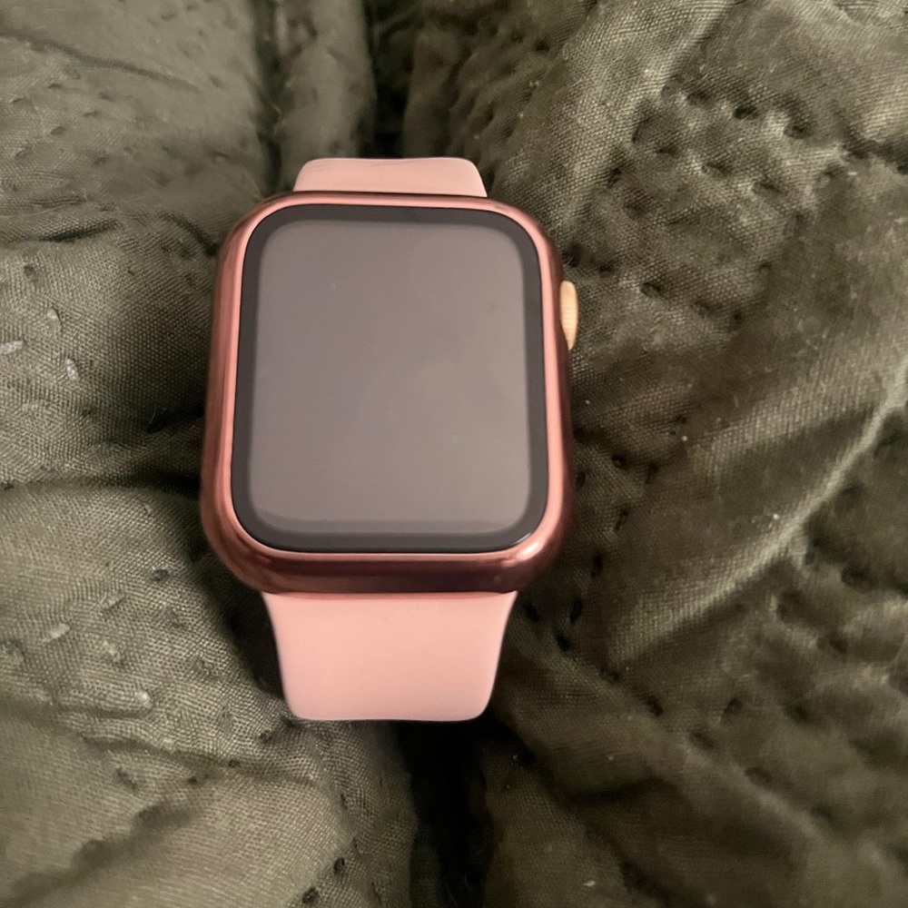 Apple Watch Series 6 (GPS + Cellular)
